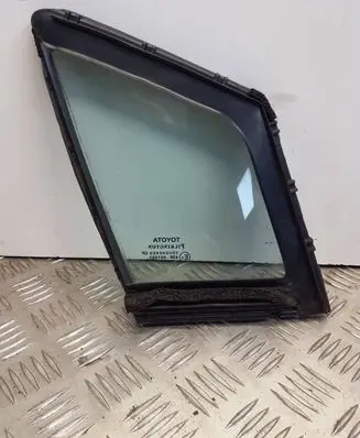 Toyota Avensis T270 Front door vent window glass four-door 
