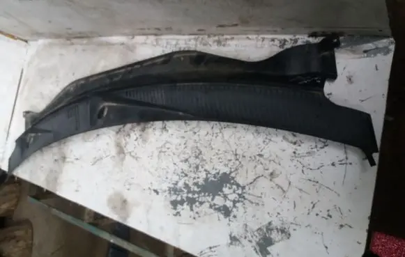 Dodge Caliber Wiper trim 05303815AL 64577B