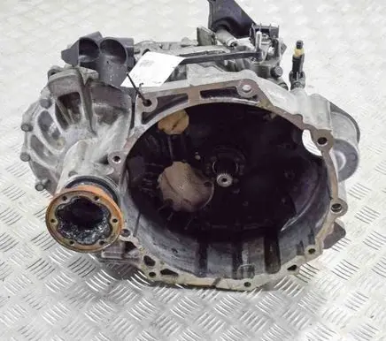 Volkswagen Golf VIII Manual 6 speed gearbox UXC