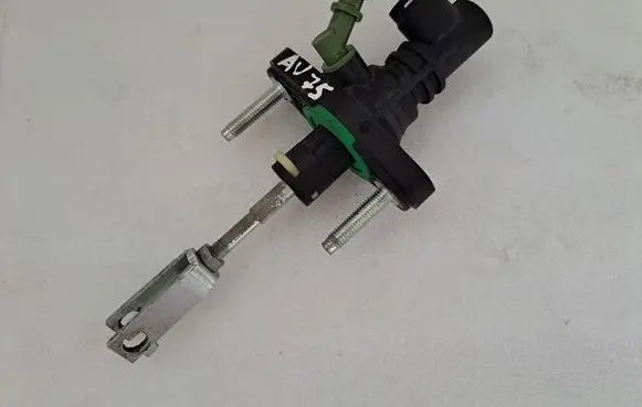 Toyota Avensis T270 Clutch master cylinder 3142002051
