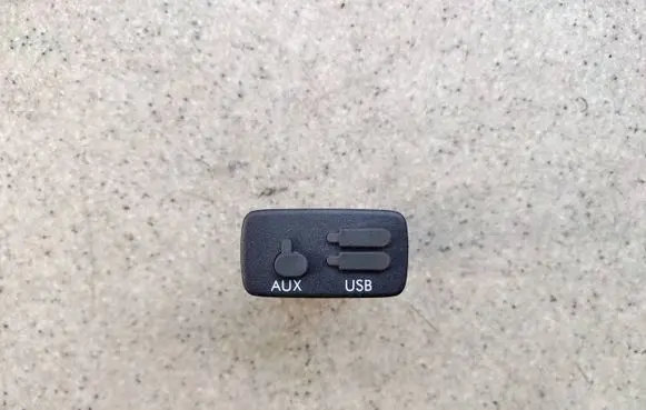 Subaru XV II AUX in-socket connector 86257FL000
