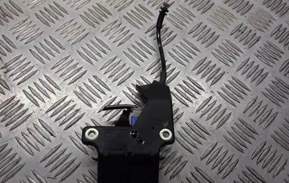 Audi A4 S4 B6 8E 8H Tailgate exterior lock 8F5827505