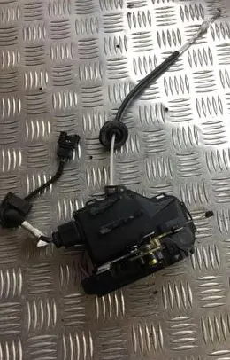 Audi A2 Rear door lock 8z0839015a
