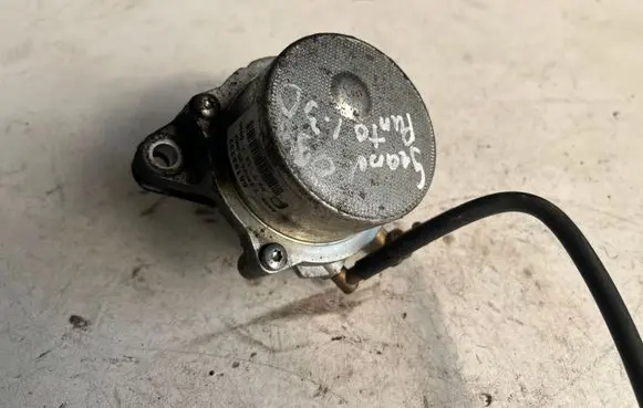 Fiat Grande Punto Vacuum pump 55193232