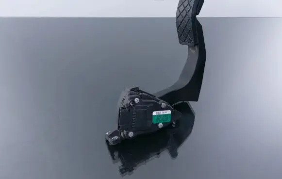 Audi A8 S8 D3 4E Accelerator throttle pedal F30015601 4E1723523 6PV00802628HLO