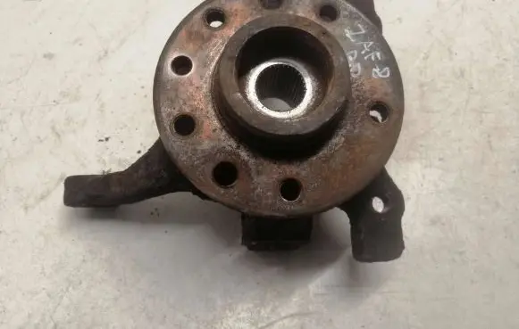Opel Zafira A Front wheel hub spindle knuckle