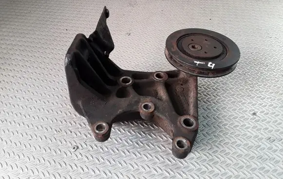 Volkswagen Transporter - Caravelle T4 Power steering pump mounting bracket 074199207