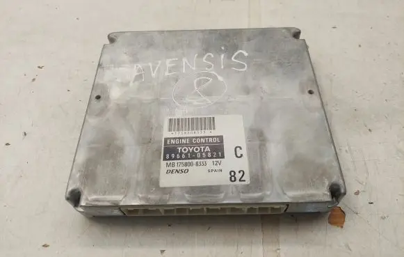 Toyota Avensis T250 Engine control unit/module 1758008333 8966105824 8966105821