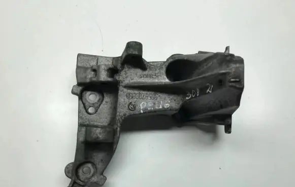 Peugeot 308 Engine mounting bracket 9659200880