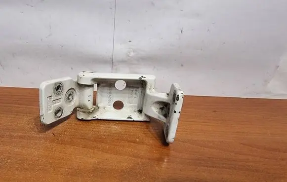 Mercedes-Benz Sprinter W906 Loading door lower hinge A9067400737 A047058