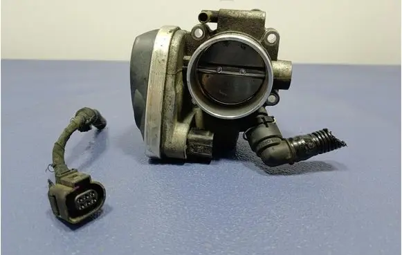 Opel Vectra C Throttle body valve 55353801