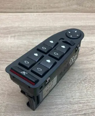 BMW 5 E39 Electric window control switch 8380646