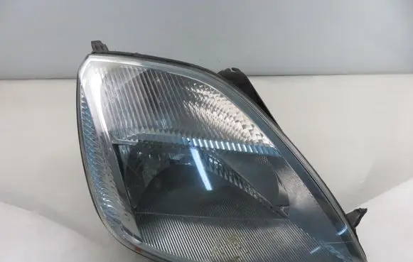 Ford Fiesta Headlight/headlamp