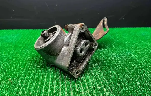 Peugeot J5 Oil filter mounting bracket