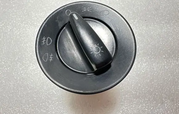 Volkswagen Golf IV Light switch