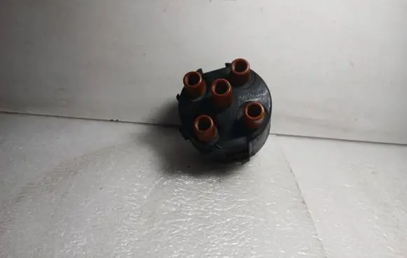 Volkswagen Golf III Spark distributor cap 0290004019