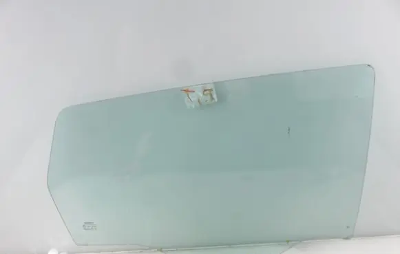 Nissan Qashqai Rear door window glass 