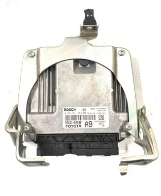 Toyota Corolla E120 E130 Engine control unit/module 8966102A90 0281011733