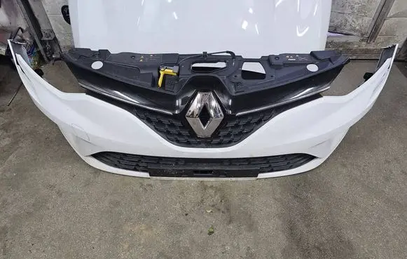 Renault Clio V Front bumper