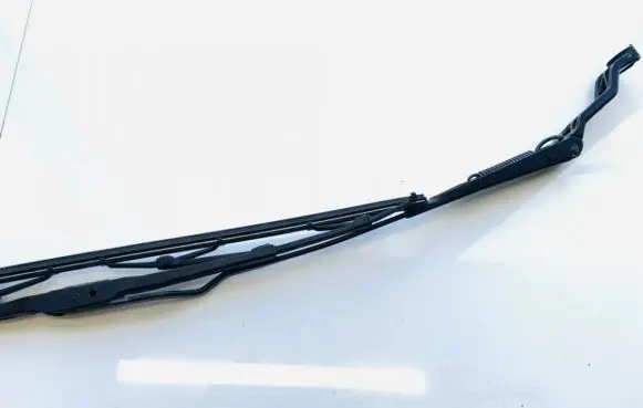 Volvo S40, V40 Front wiper blade arm