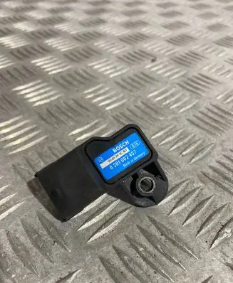 Mercedes-Benz E W211 Air pressure sensor 0281002437