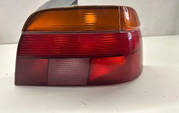 BMW 5 E39 Rear/tail lights 8358032 2VP00724002