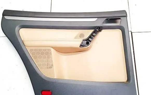 Volkswagen Touran I Rear door card panel trim 1T0867211022L