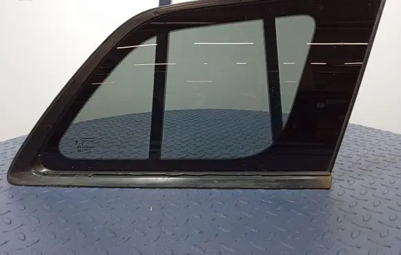 Jeep Grand Cherokee Rear side window