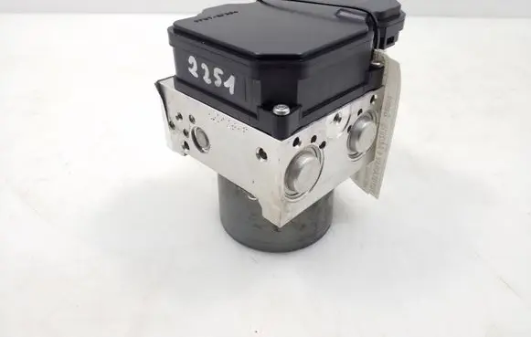 Toyota RAV 4 (XA40) ABS Pump 4405042C80