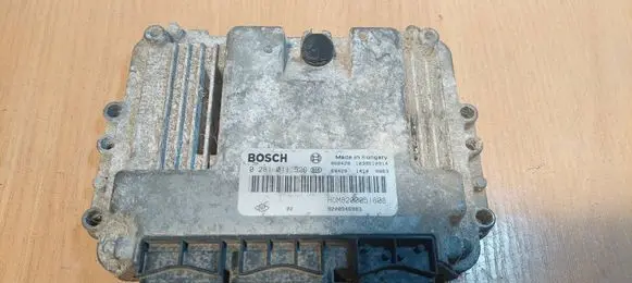 Renault Trafic II (X83) Engine control unit/module ECU 0281011529 8200051608 8200546983