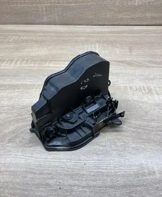 BMW 5 E60 E61 Front door lock 7202144 RIGHTSIDE A046998