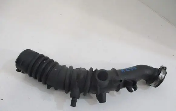 Renault Clio III Air intake hose/pipe 8200519077