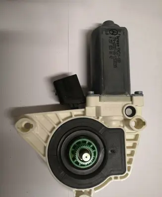 Mercedes-Benz CLS C218 X218 Front door window regulator motor A2078200642