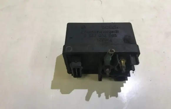 Peugeot 406 Glow plug pre-heat relay 0281003005