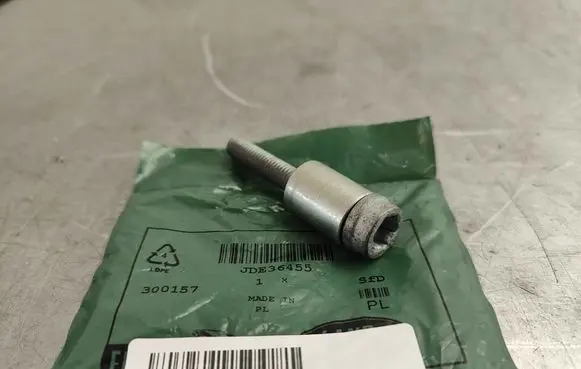 Jaguar F-Pace Nuts/bolts JDE36455