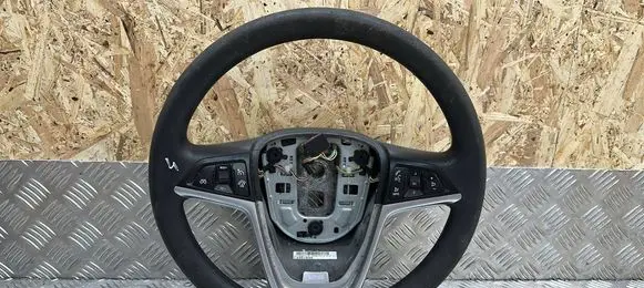 Opel Zafira C Steering wheel 13351039 307176699P10 0060028858