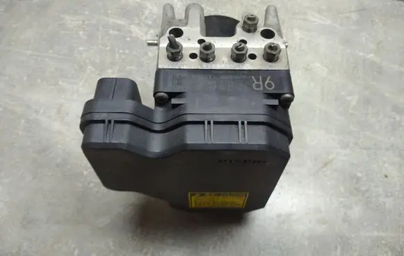 Lexus IS 220D-250-350 ABS Pump 1338008000 4454053040