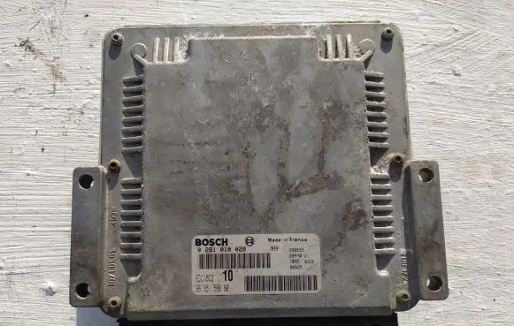 Peugeot 806 Engine control unit/module 9635156680
