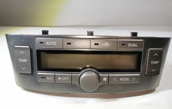 Toyota Avensis T250 Climate control unit 5590005270 0467 5590205050H