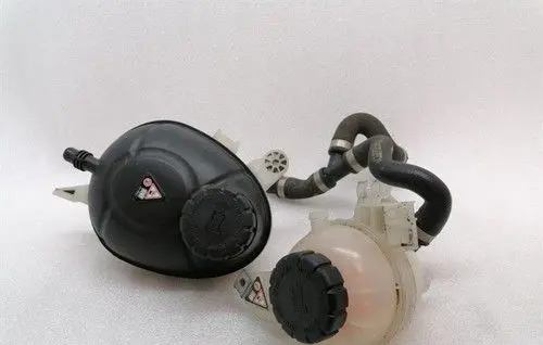 Mercedes-Benz C W205 Coolant expansion tank/reservoir cap A2055000049