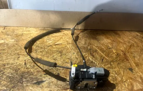 Nissan Navara D23 Front door lock