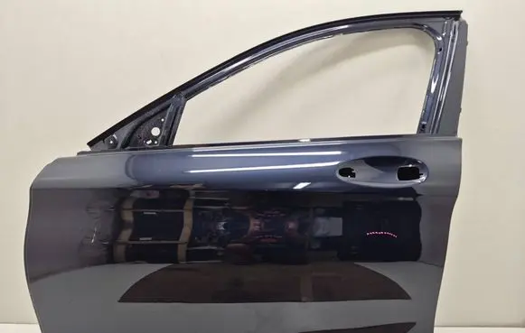 Mercedes-Benz C W205 Front door A2057220110