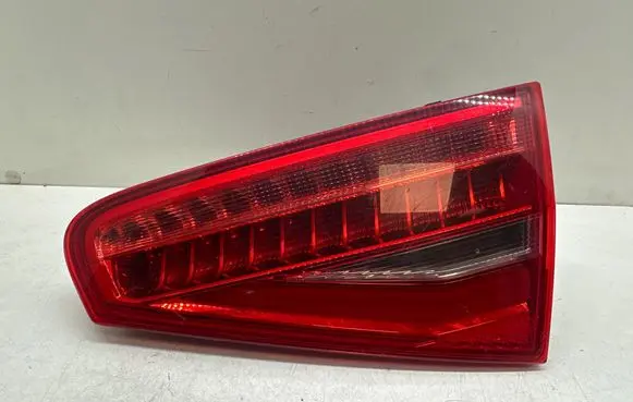 Audi A4 S4 B8 8K Tailgate rear/tail lights 01091702