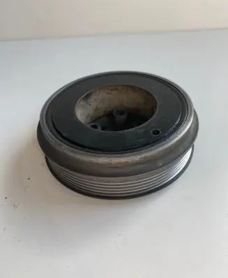 Volkswagen Golf IV Crankshaft pulley
