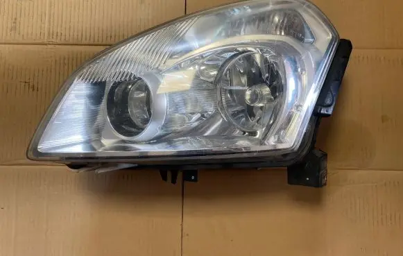 Nissan Qashqai Headlight/headlamp