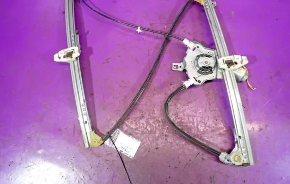 Citroen Xsara Picasso Front door window regulator with motor 