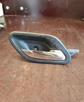 BMW 5 E39 Front door interior handle 8226050