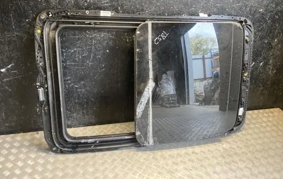Skoda Octavia Mk4 Sunroof set 3G9877041M