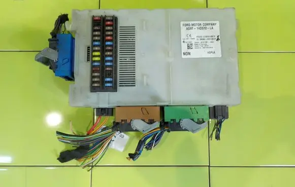 Land Rover Freelander 2 - LR2 Fuse box set AG9T14D572LA BEZPIECZNIKOW