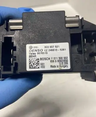 Volkswagen PASSAT B6 Heater blower motor/fan resistor 3C0907521 987651G 2468105381